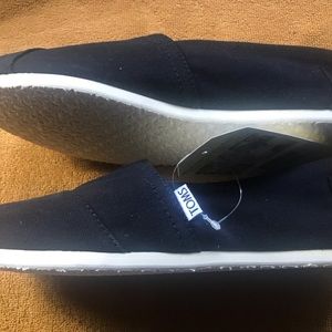 TOMS. Classic Black Canvas Flat